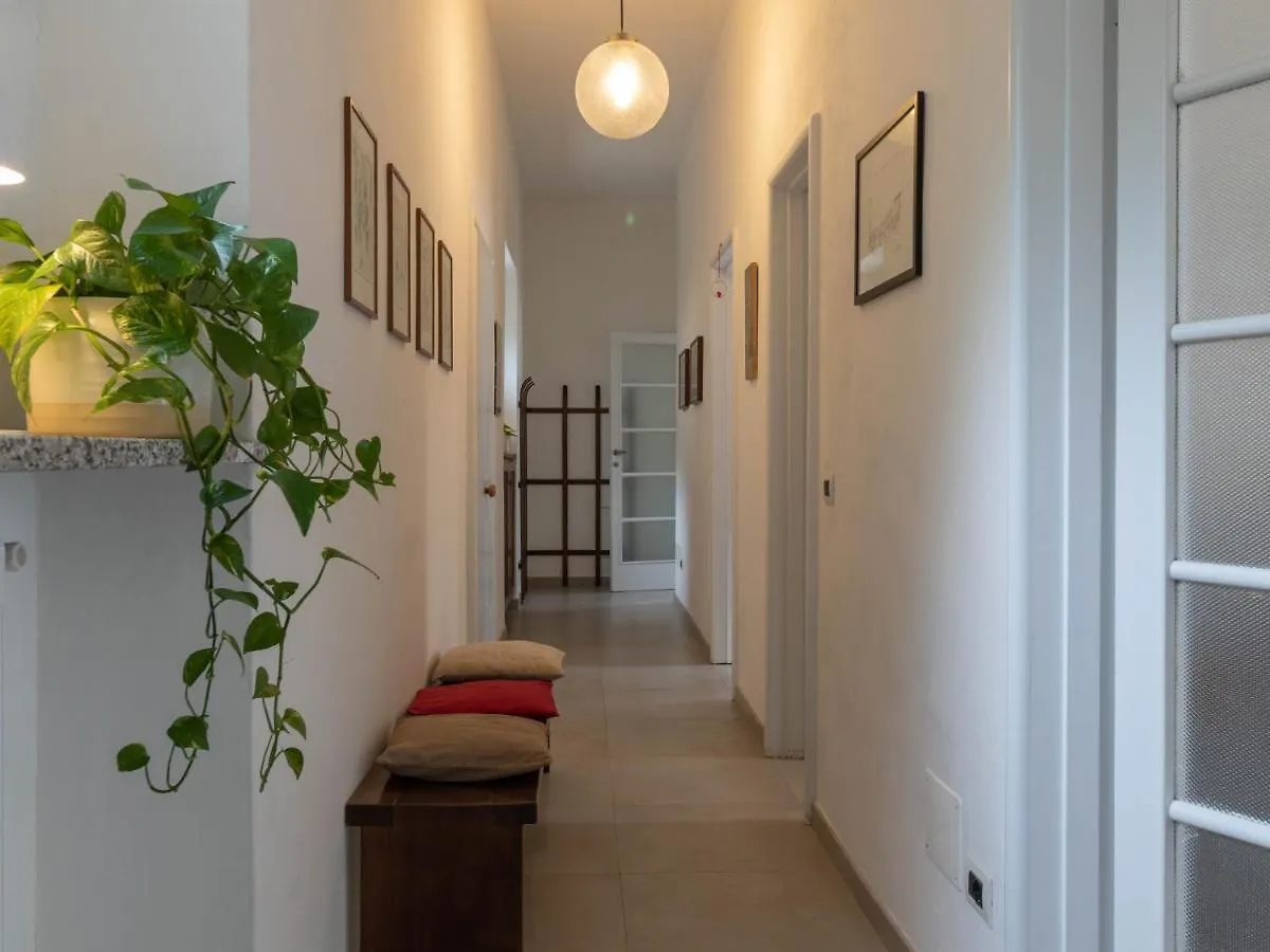 Mamma Ciccia Holiday Home - Old Village Apartment Mandello del Lario