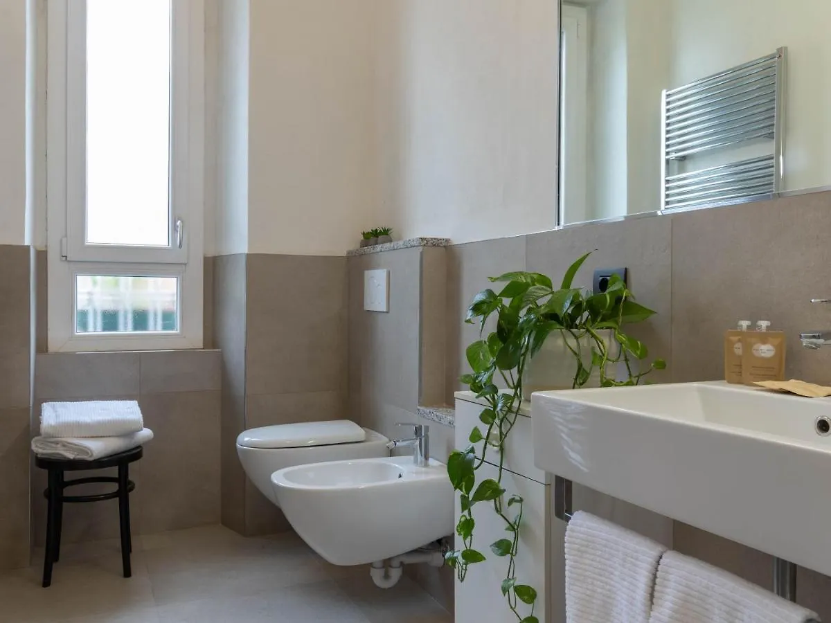 Mamma Ciccia Holiday Home - Old Village Apartment Mandello del Lario Italy