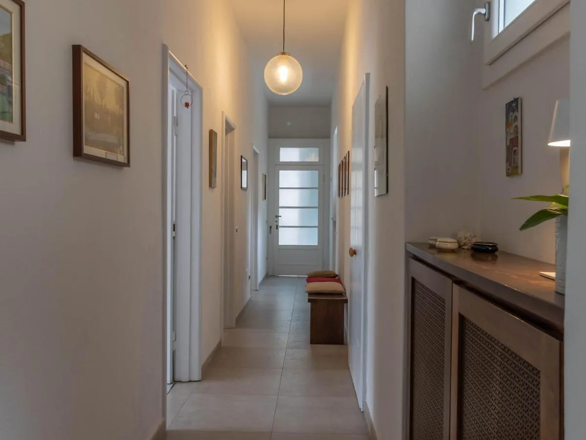 Mamma Ciccia Holiday Home - Old Village Apartment Mandello del Lario Italy