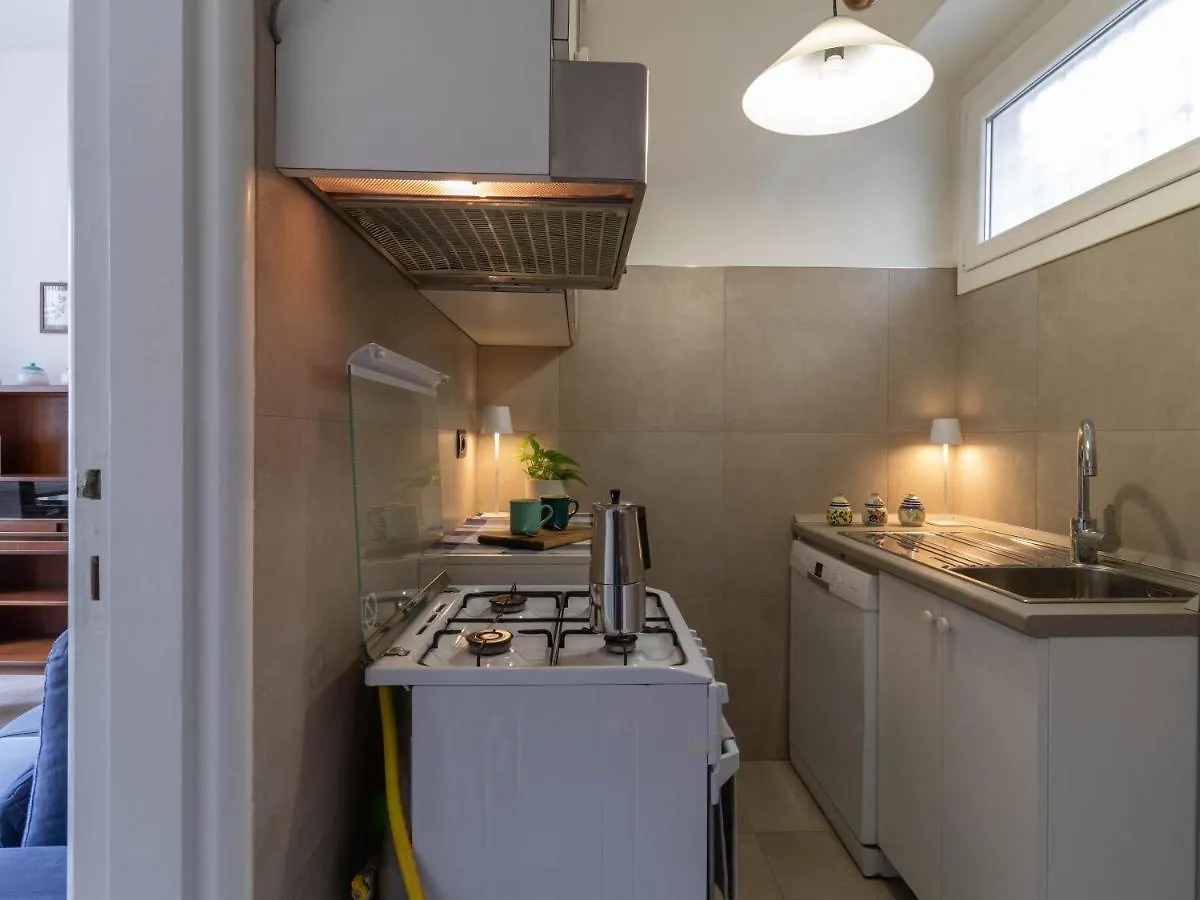 Mamma Ciccia Holiday Home - Old Village Apartment Mandello del Lario
