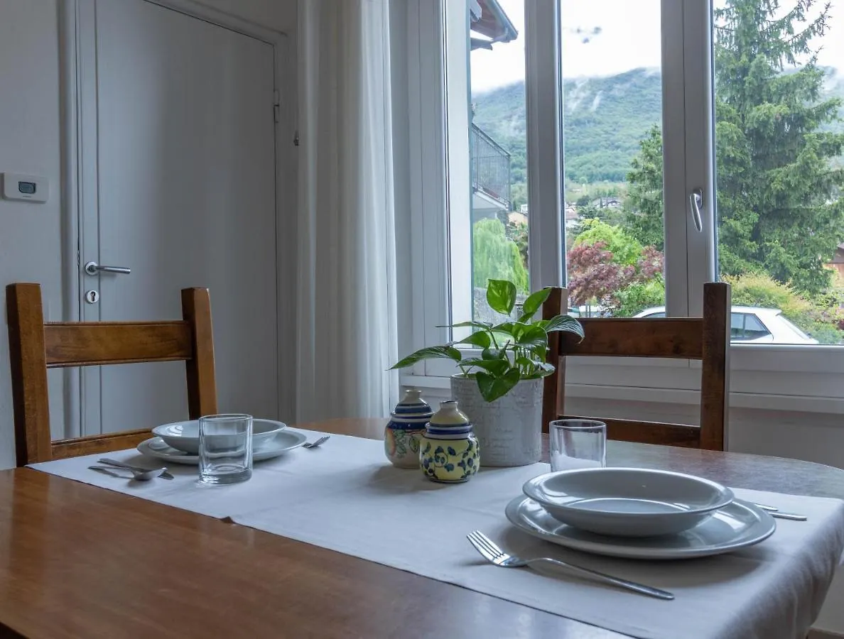 Mamma Ciccia Holiday Home - Old Village Apartment Mandello del Lario