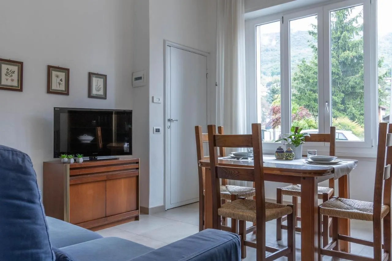 Mamma Ciccia Holiday Home - Old Village Apartment Mandello del Lario