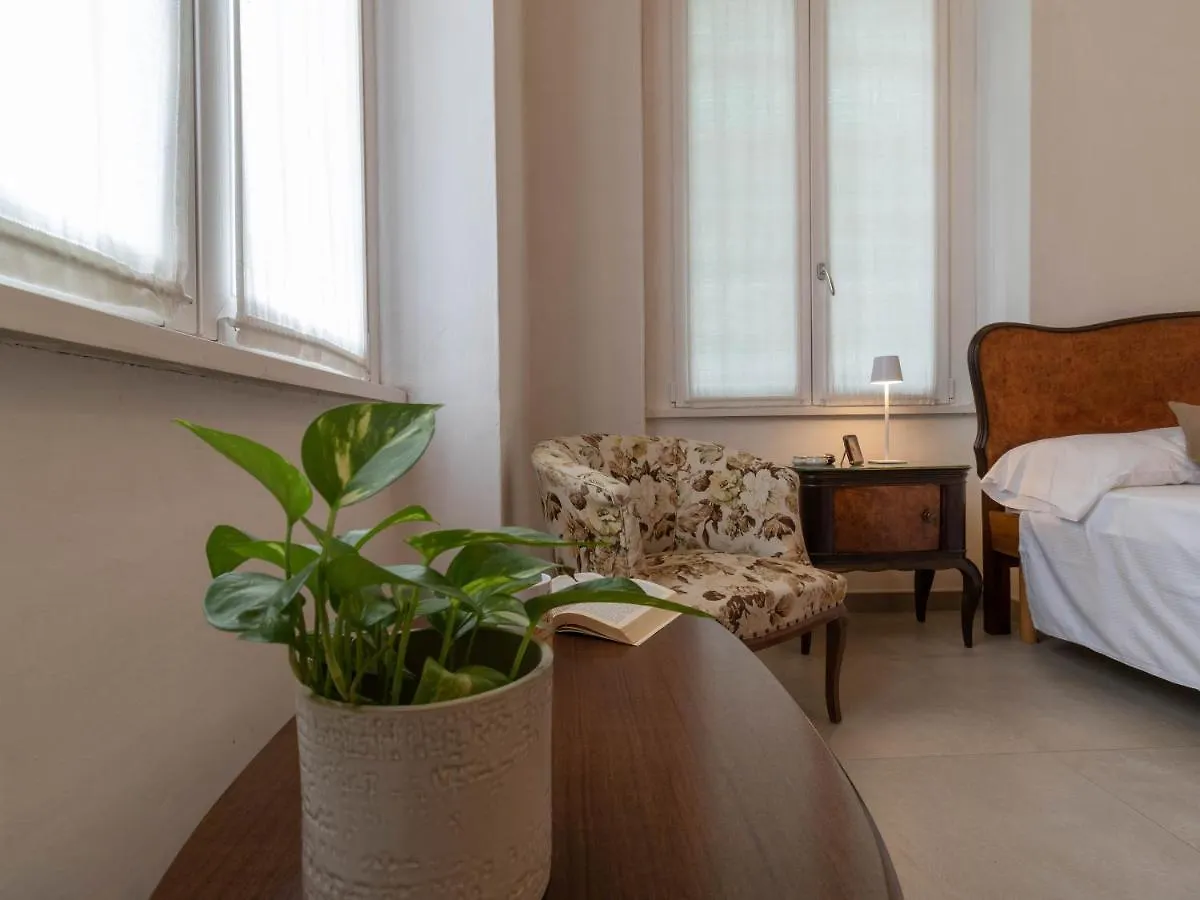 Mamma Ciccia Holiday Home - Old Village Apartment Mandello del Lario