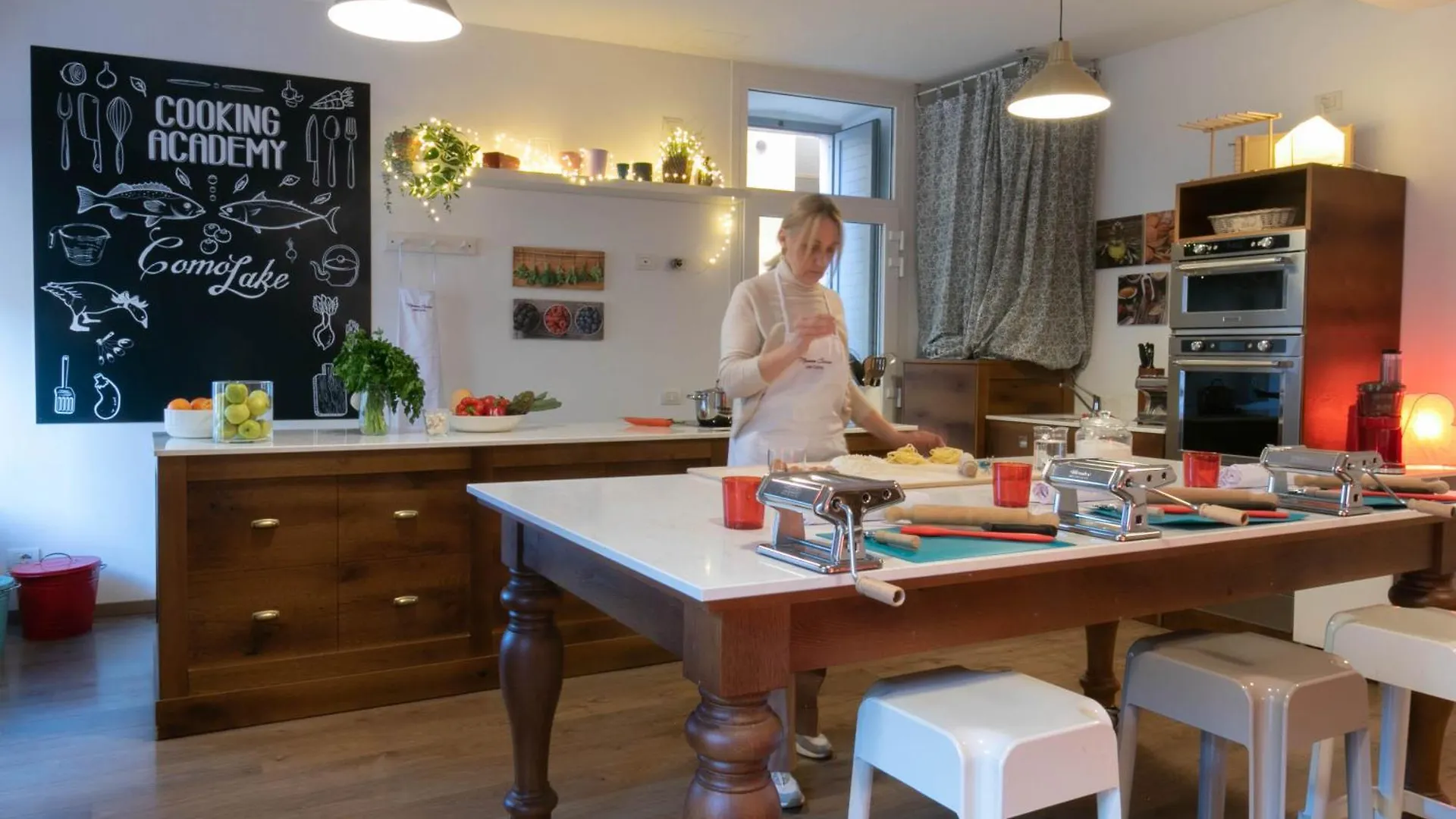 Mamma Ciccia Holiday Home - Old Village Apartment Mandello del Lario