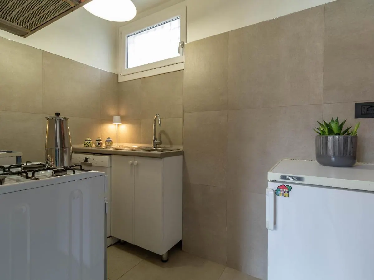 Mamma Ciccia Holiday Home - Old Village Apartment Mandello del Lario